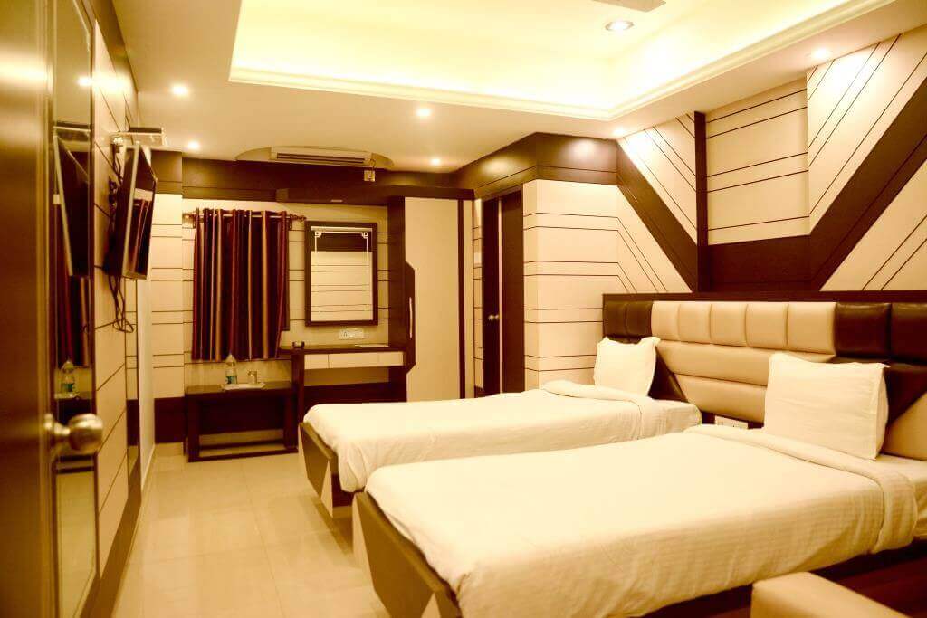 hotels near dhanbad station